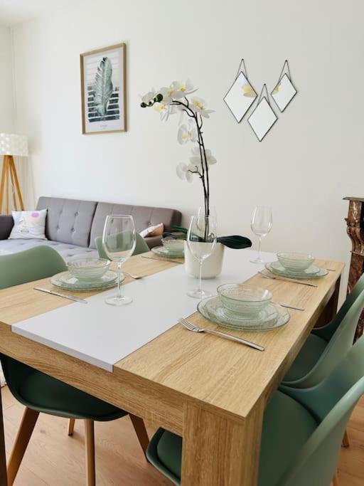 Le Moderne Apartment Charleville-Mezieres Bagian luar foto