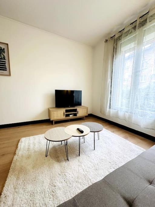 Le Moderne Apartment Charleville-Mezieres Bagian luar foto