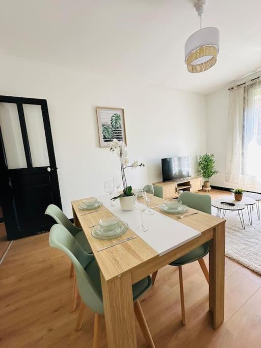 Le Moderne Apartment Charleville-Mezieres Bagian luar foto