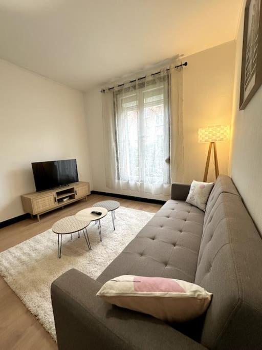 Le Moderne Apartment Charleville-Mezieres Bagian luar foto